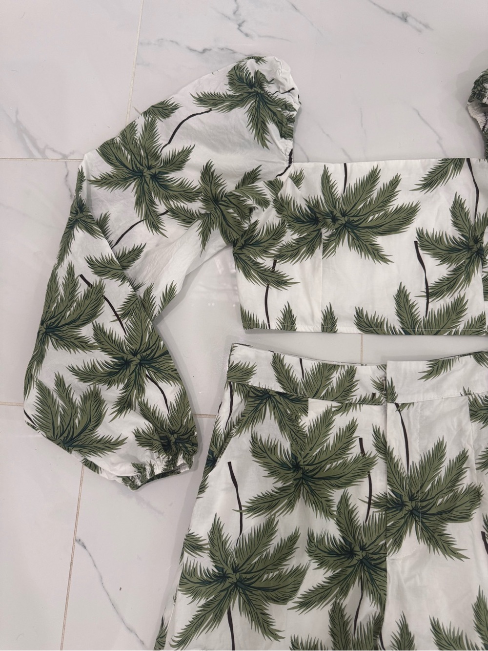 Missguided Palm Print Crop Top & Shorts Set - Green on White size 2 - Picture 5 of 16